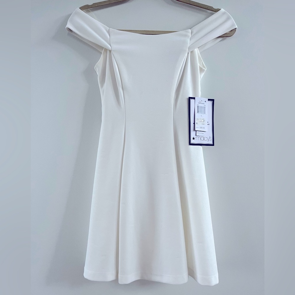 Macys Teezeme Womens Size 0 white mini off the shoulder dress